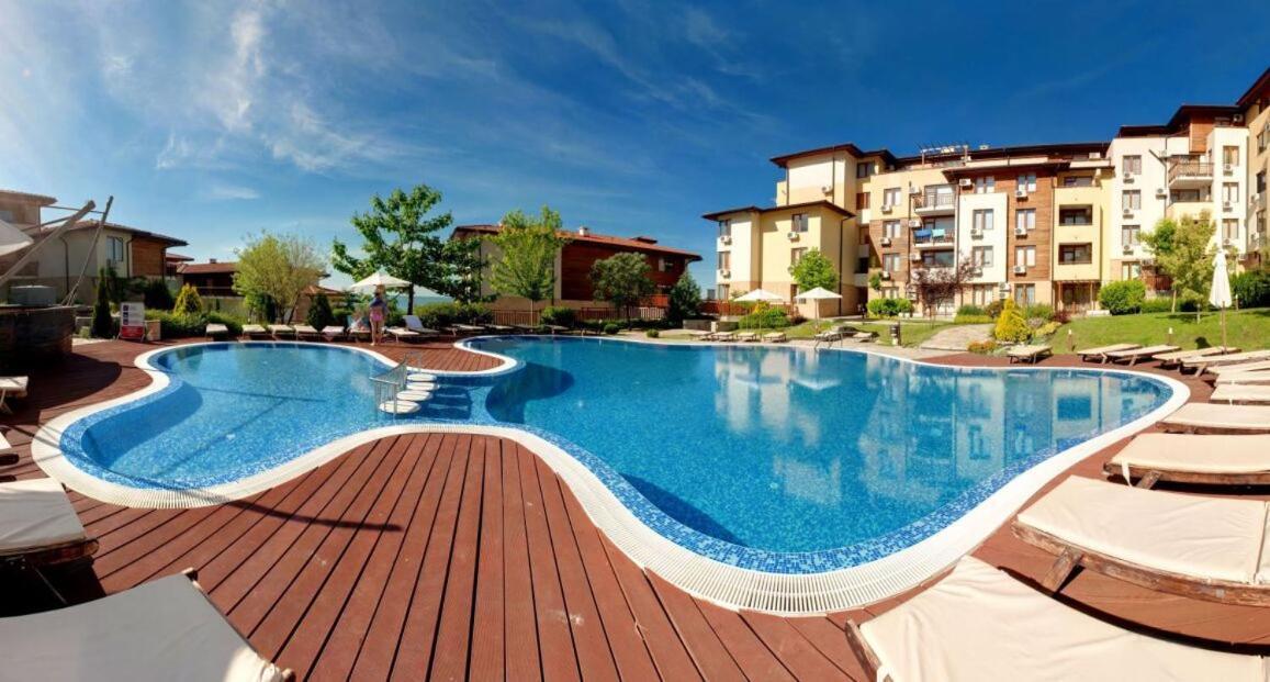 Apartello Modern Apartment - Garden Of Eden Szveti Vlasz Kültér fotó